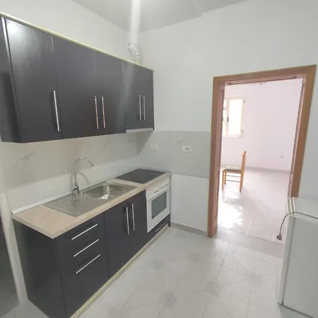 Appartement , Free Parking & Balcony Tirana
