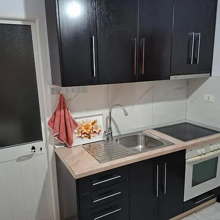 Apartment , Free Parking & Balcony Tirana